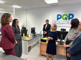 La Consejera de Educación, Ciencia y Formación Profesional visita PlusQuam Pharma 1 La Consejera de Educación, Ciencia y Formación Profesional visita PlusQuam Pharma 1
